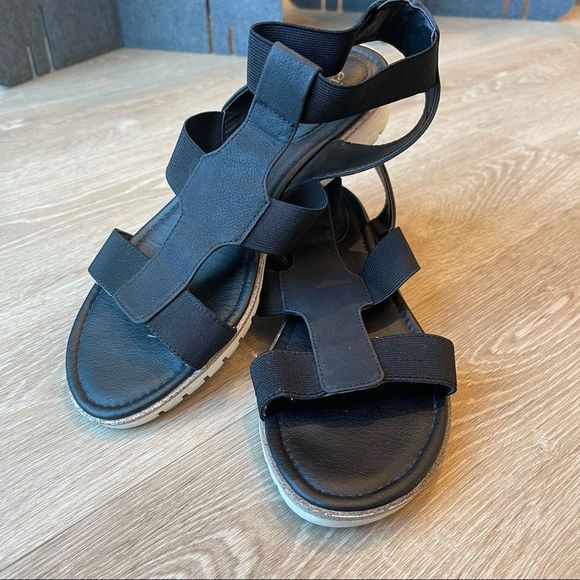 Euro Soft by Sofft black sandals with white sole size 9 - Picture 1 of 8